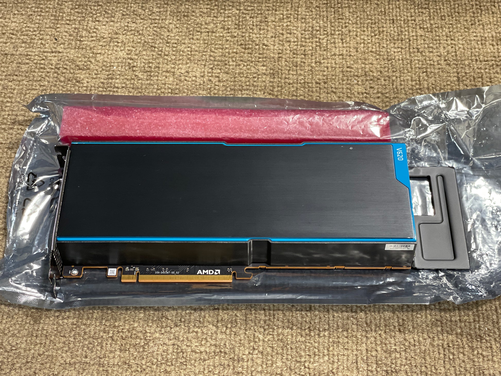 AMD-Radeon-Pro-V620-32GB-DDR6-PCI-E4x16-Video-Card