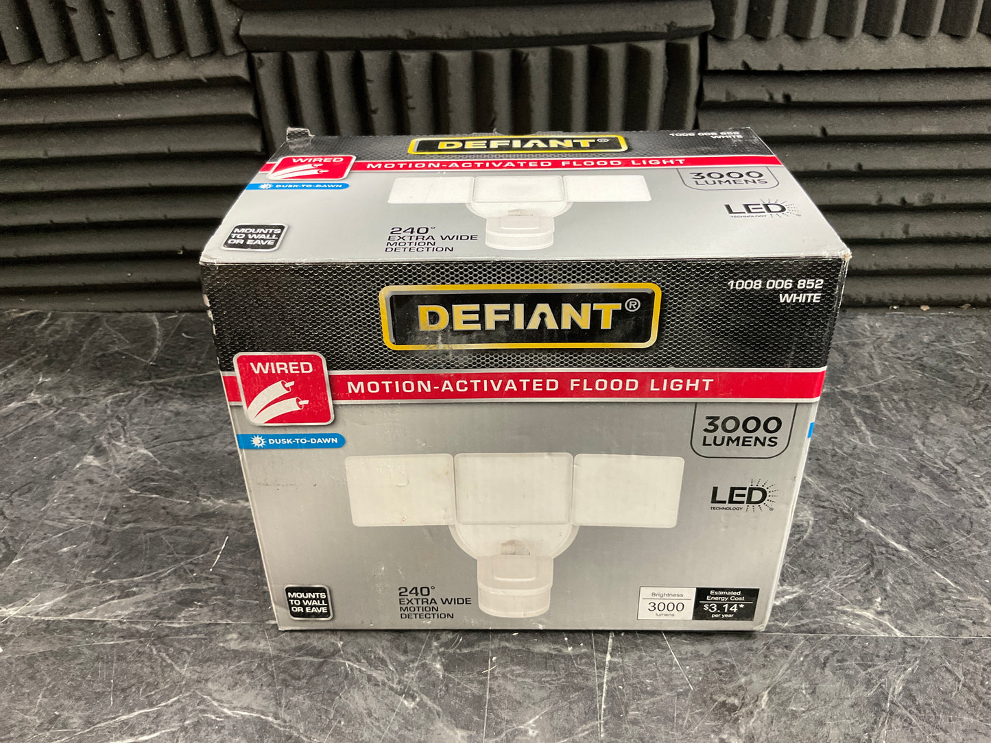 Defiant-Motion-Activated-LED-Floodlight--White-